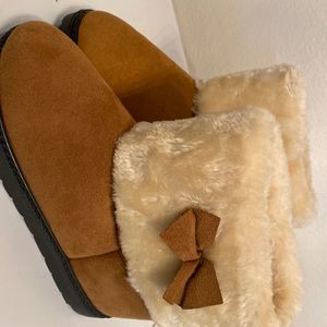 Brand new girls boots in smoke free home